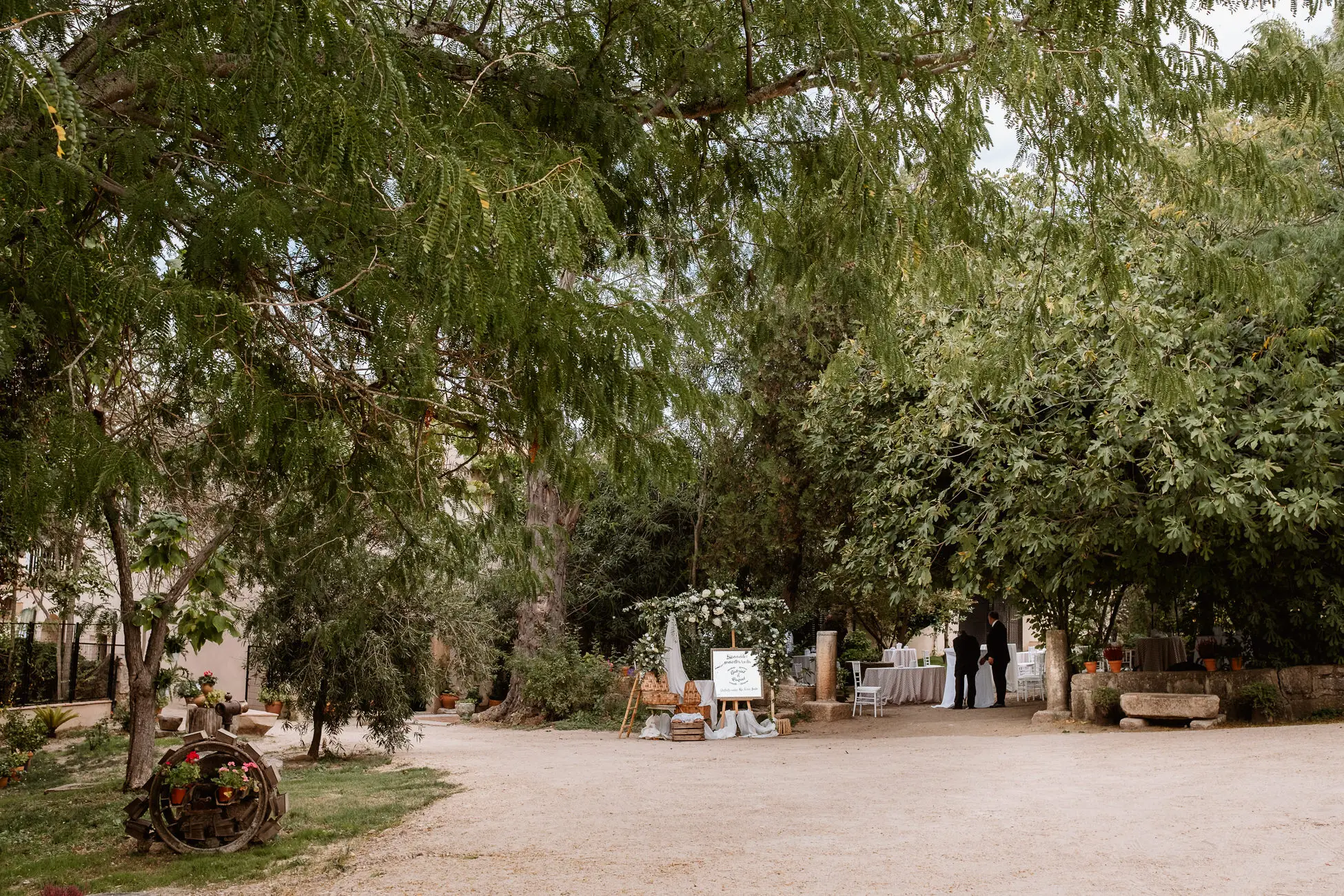 Camino arbolado del Lavadero de Lanas