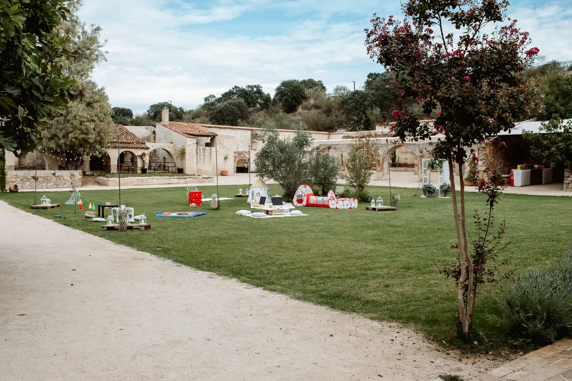 Jardín del Lavadero de Lanas preparado para el cóctel