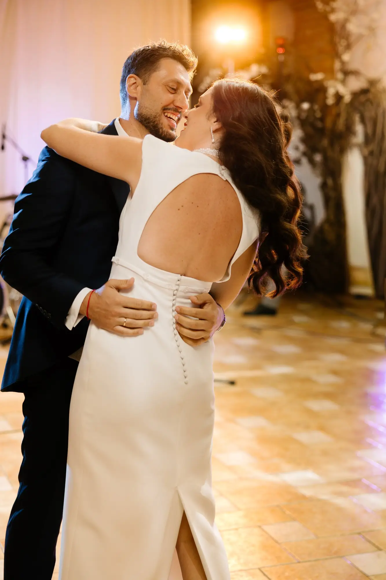 Primer baile de Lara y Rubén, en el Hotel Ruta Imperial de Jarandilla