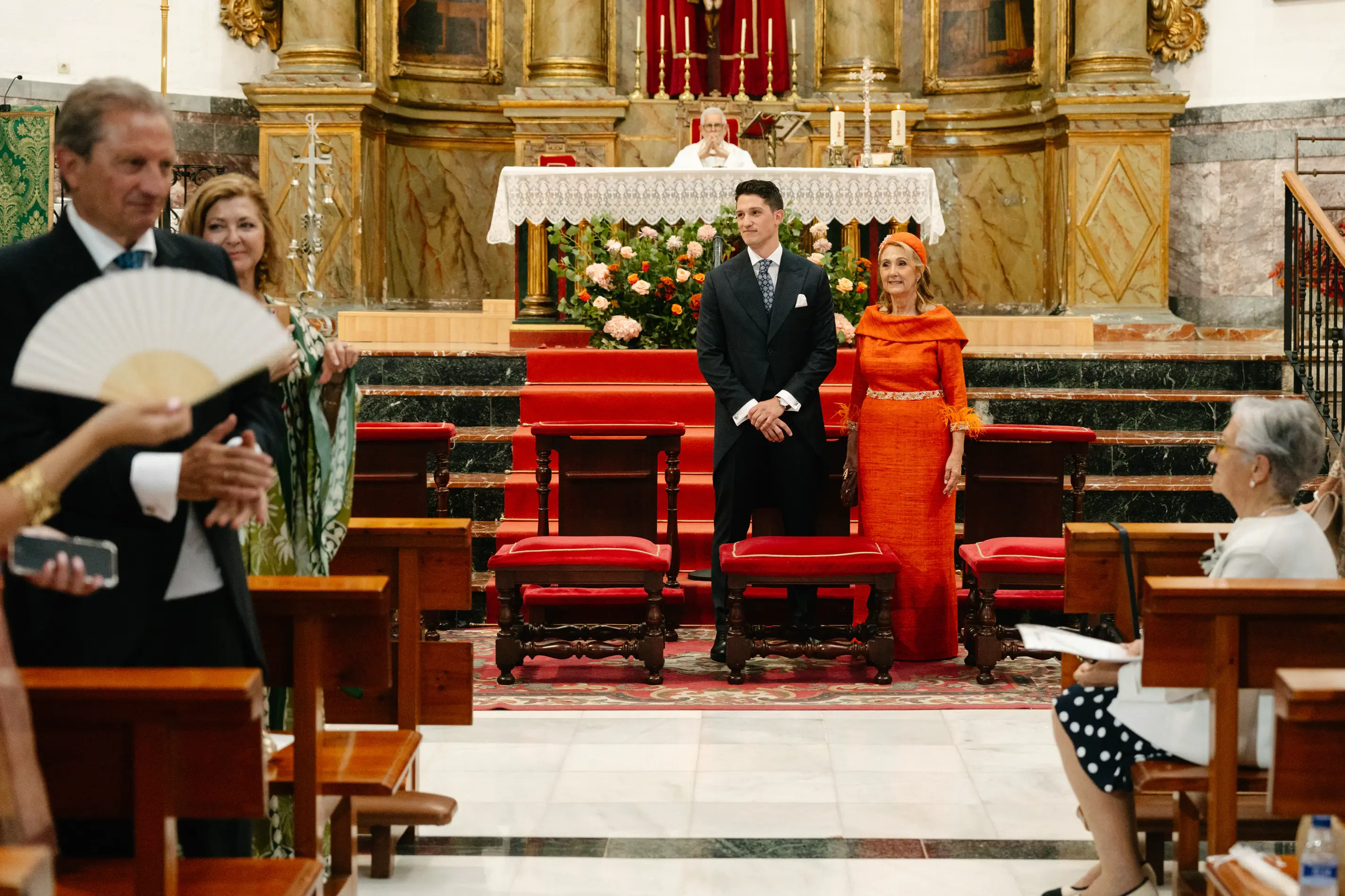 Rodrigo espera a la novia en el altar de la iglesia de San Agustín