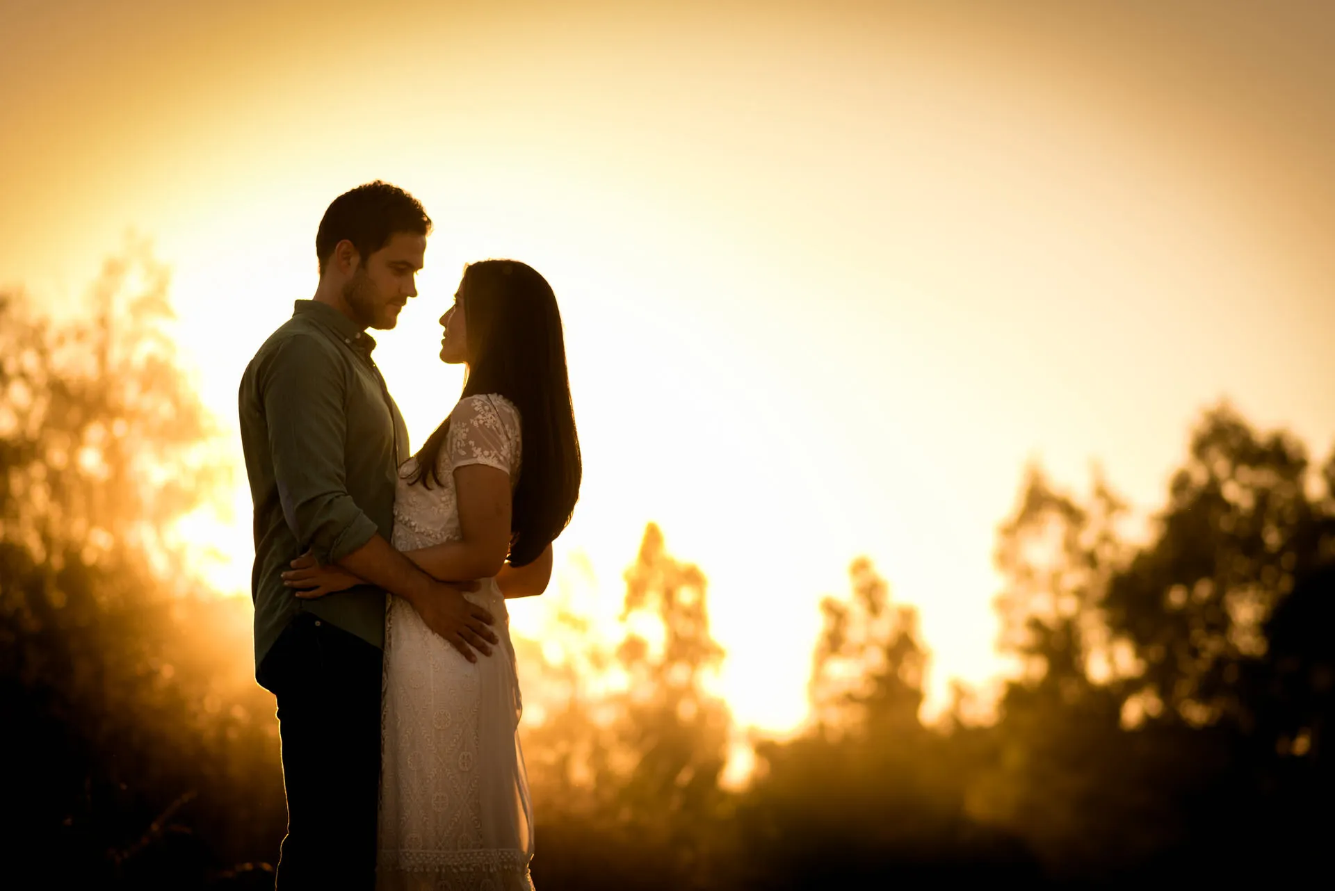 Pareja pidiendose matrimonio