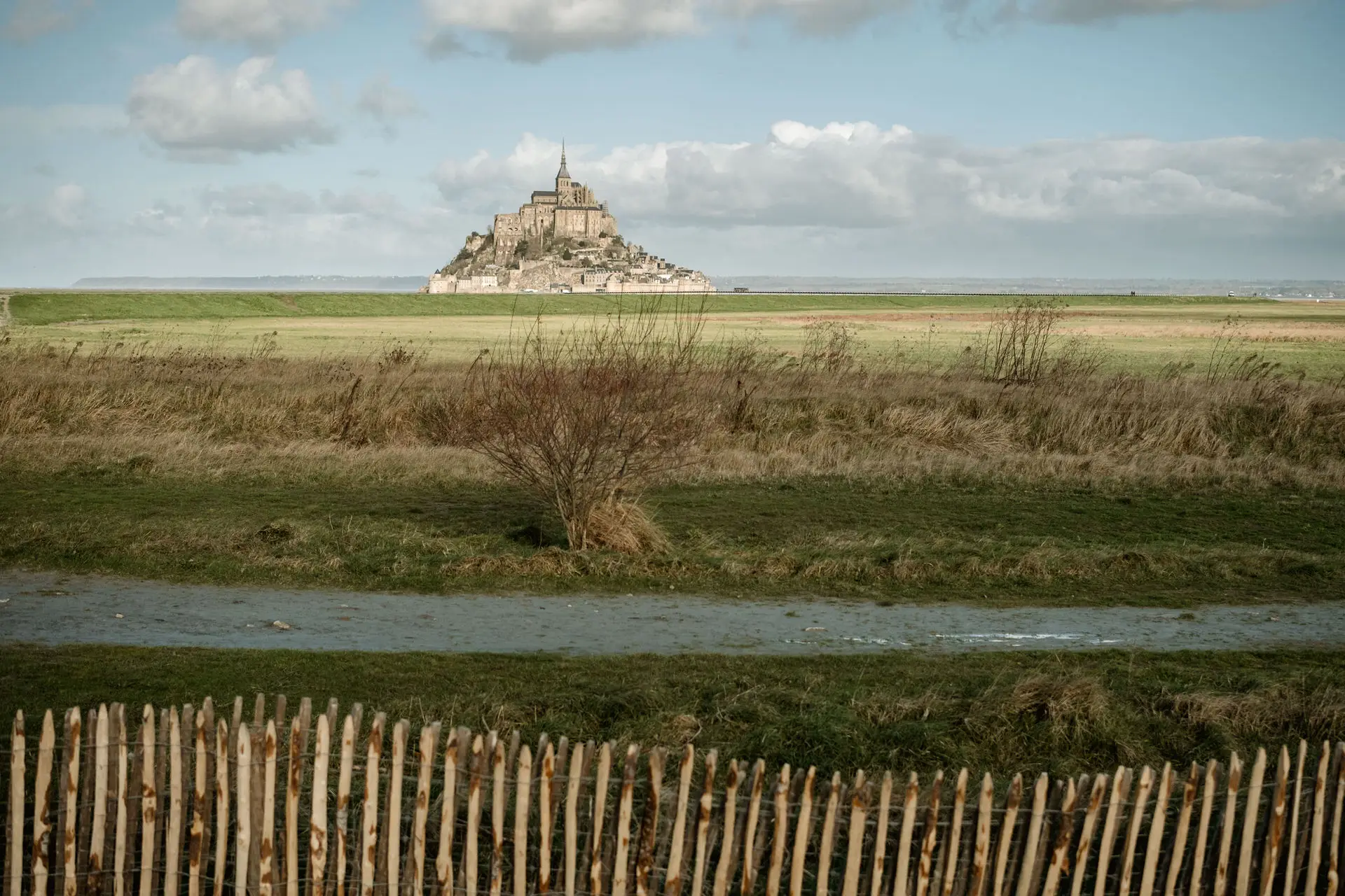 El Mont Saint-Michel visto desde los prados