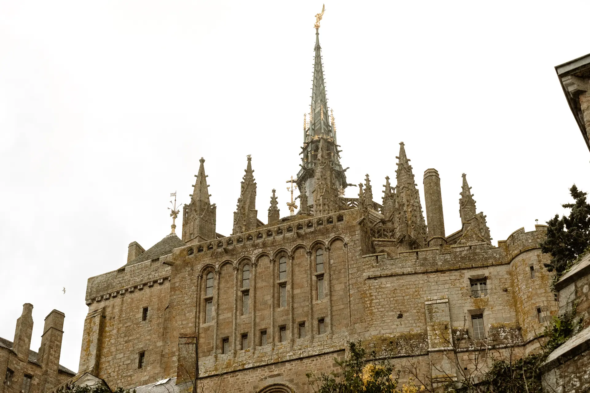 Agujas góticas de la abadía del Mont Saint-Michel